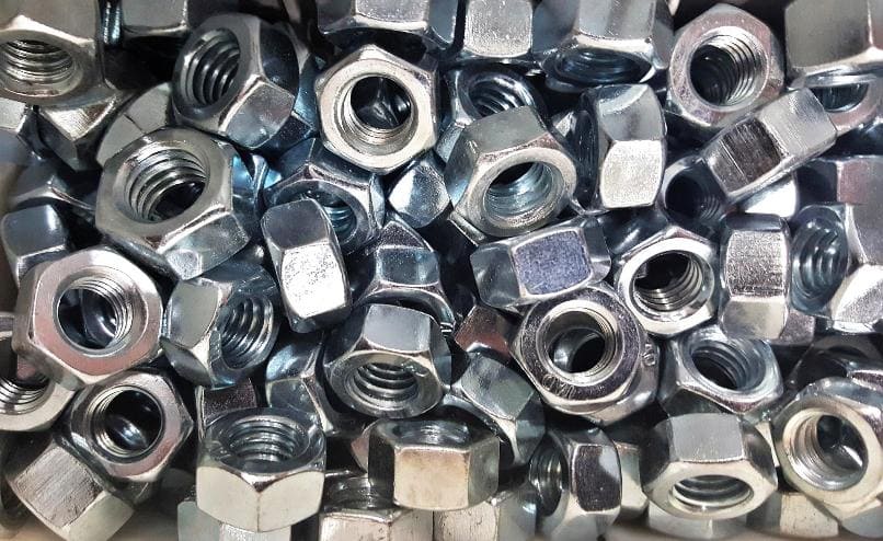 Elementi di fissaggio le peculiarità del dado esagonale