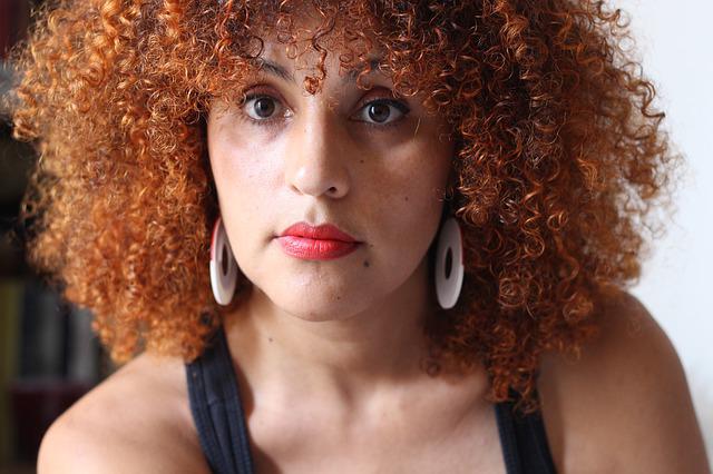 capelli crespi - Foto di Taisa Anjos da Pixabay