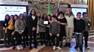 Una delle classi vincitrici del Premio Grillo 2020