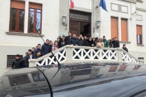 Andare dentro per restare fuori