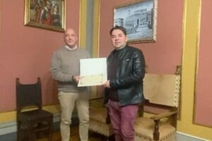 Consegnato dal presidente Arcudi un riconoscimento a Federico Molini ph Comune Perugia