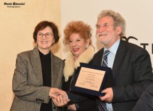 Premio a Letizia Airos