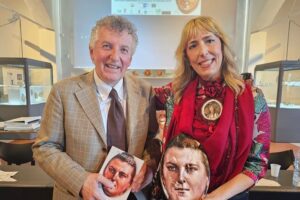 Giovanni Paoletti insieme all'artista Adele Lo Feudo ph Provincia Perugia