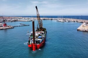 livellamento porto di Crotone ph uso stampa
