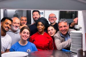 Gli chef Andreoni e Mazzola, il presidente del Q4 Dormentoni e i ragazzi