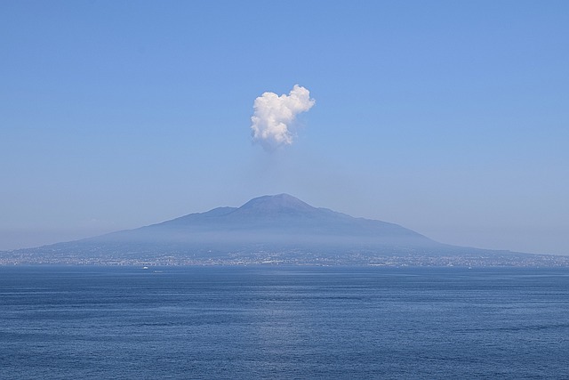 Napoli attraverso i libri: cinque storie che hanno conquistato il cuore dei lettori Napoli attraverso i libri: cinque storie che hanno conquistato il cuore dei lettori