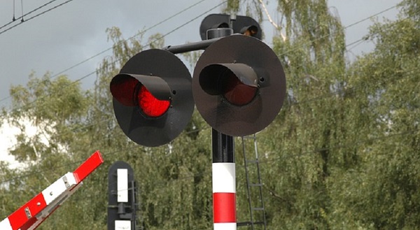 Tragedia sui binari a Codogno: una persona investita da un treno, circolazione ferroviaria in tilt Tragedia sui binari a Codogno: una persona investita da un treno, circolazione ferroviaria in tilt