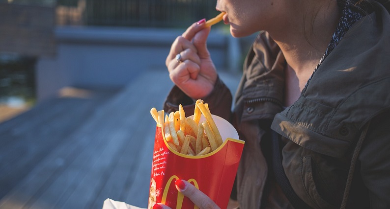 Golden Arches Partenopee: la storia e la presenza dei McDonald’s a Napoli Golden Arches Partenopee: la storia e la presenza dei McDonald’s a Napoli