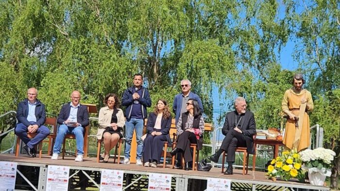 Vibo Valentia. Il Comune partecipa al Giubileo dei Lavoratori a Bivona con un messaggio di dignità e speranza Vibo Valentia. Il Comune partecipa al Giubileo dei Lavoratori a Bivona con un messaggio di dignità e speranza