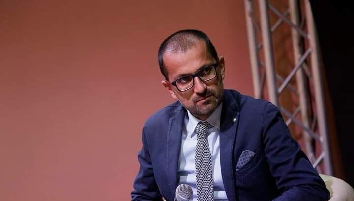 Vibo Valentia. “Sono uscito diverso da come ero entrato”: l’assessore Soriano commosso alla presentazione del libro su Davide Fiorillo Vibo Valentia. “Sono uscito diverso da come ero entrato”: l’assessore Soriano commosso alla presentazione del libro su Davide Fiorillo