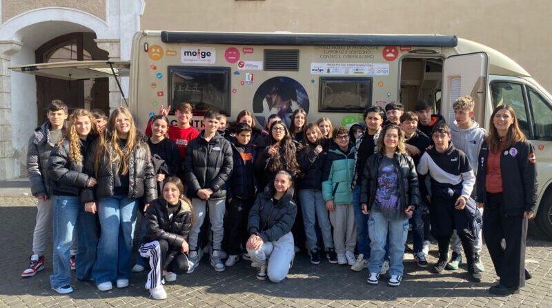 Biella via da Laprimapagina.it a biella il via al tour educyber generations il moige contro bullismo e rischi digitali