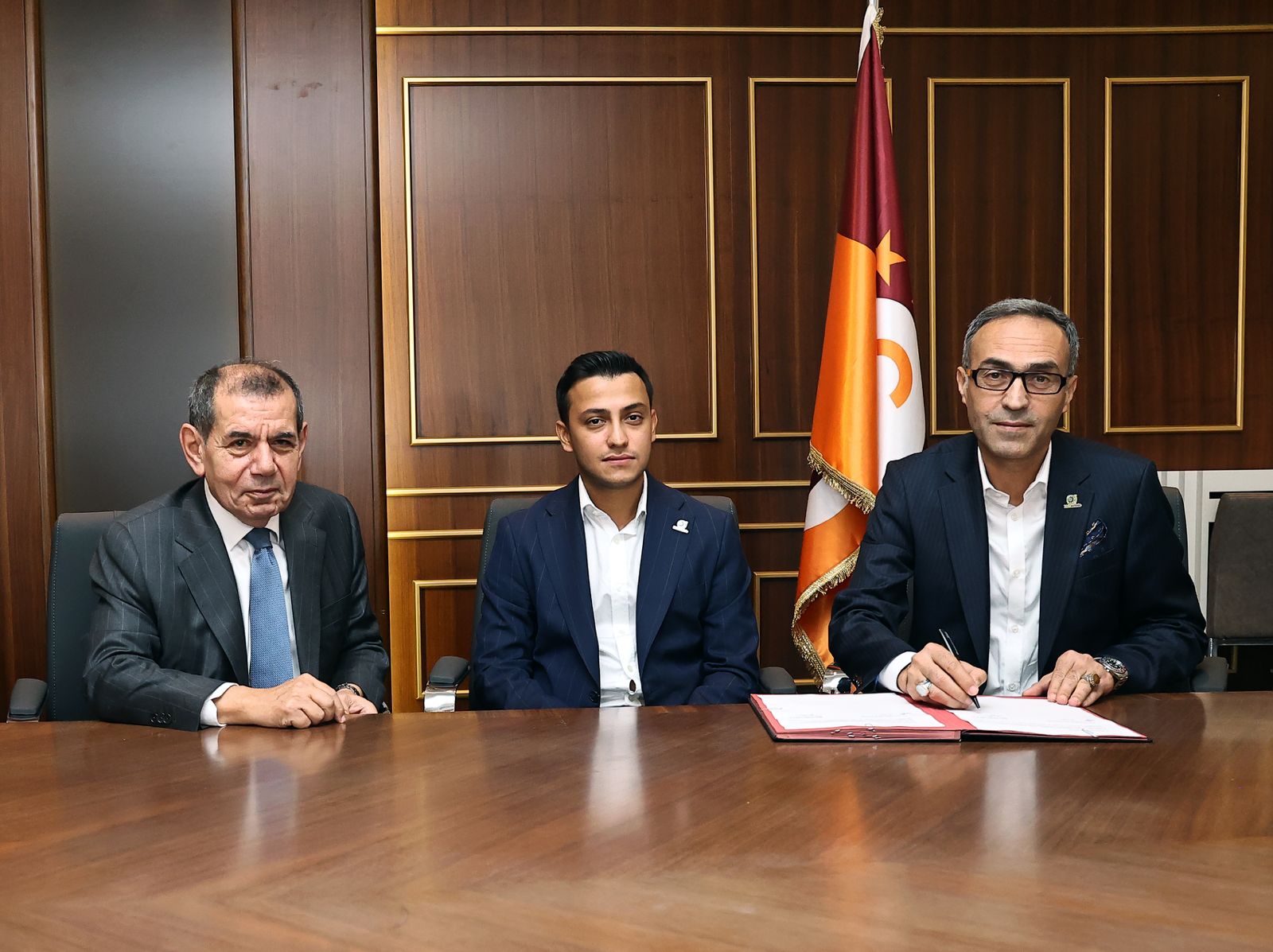 mtc 232 sponsor ufficiale della squadra di basket maschile del galatasaray