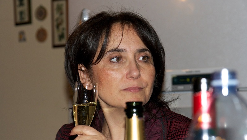 Merilia Ciconte: «Quattro mani possono più di due» – Il nuovo romanzo dell’autrice sorianese racconta tre generazioni di donne in lotta e rinascita Merilia Ciconte: «Quattro mani possono più di due» – Il nuovo romanzo dell’autrice sorianese racconta tre generazioni di donne in lotta e rinascita