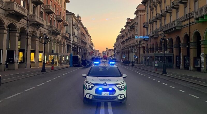 Cuneo. Tentata rapina in centro: 16enne aggredita, denunciato un 32enne