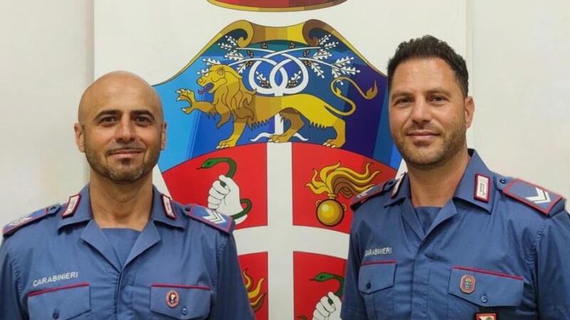 Palmi. I Carabinieri Loreto La Paglia e Pietro Scalzone salvano due bambine dal mare: esempio di eroismo e dedizione all’Italia Palmi. I Carabinieri Loreto La Paglia e Pietro Scalzone salvano due bambine dal mare: esempio di eroismo e dedizione all’Italia