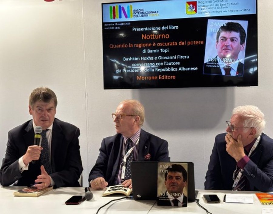 Il Presidente emerito Bamir Topi, Giovanni Firera e l’editore Carlo Morrone al Salone Internazionale del Libro di Torino