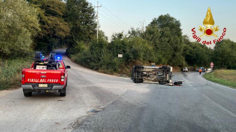 Città di Castello. Incidente a Ponte d’Avorio: scontro frontale tra auto, tre feriti e strada chiusa al traffico Città di Castello. Incidente a Ponte d’Avorio: scontro frontale tra auto, tre feriti e strada chiusa al traffico