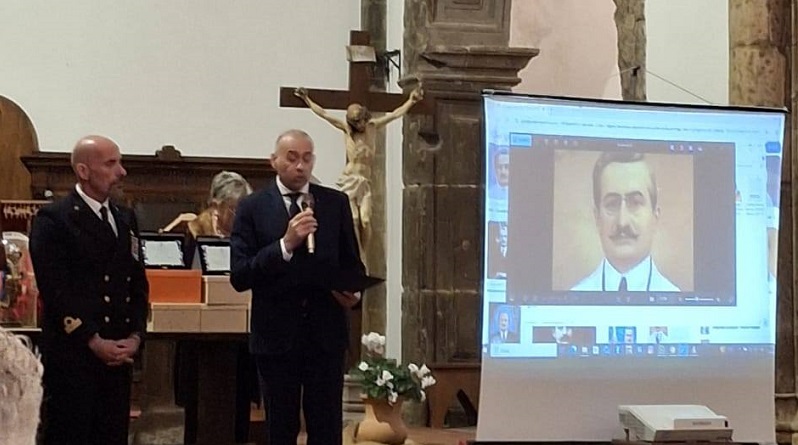 Premio Giuseppe Moscati: menzione d’Onore al S.T.V. (CP) Paolo Fedele per l’impegno nella tutela dei diritti umani Premio Giuseppe Moscati: menzione d’Onore al S.T.V. (CP) Paolo Fedele per l’impegno nella tutela dei diritti umani