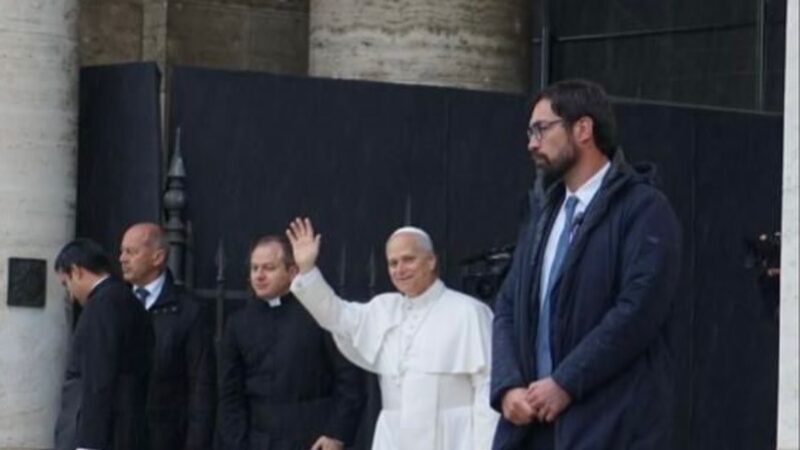 papa leone xiv in visita ad assisi un momento di profonda emozione