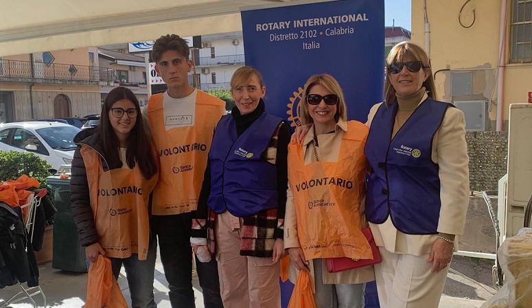 Vibo Valentia, il Rotary Club protagonista della Giornata Mondiale della Colletta Alimentare Vibo Valentia, il Rotary Club protagonista della Giornata Mondiale della Colletta Alimentare