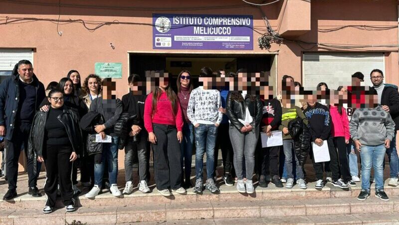 Melicucco, partecipazione e civicità: riuscito il Comizio dei Ragazzi in vista delle elezioni del 1° dicembre Melicucco, partecipazione e civicità: riuscito il Comizio dei Ragazzi in vista delle elezioni del 1° dicembre