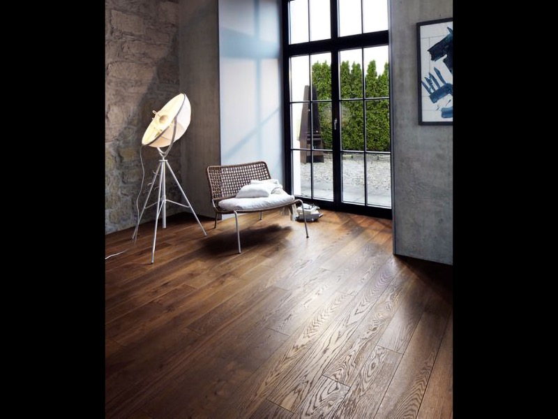 Parquet chiaro o scuro? Vantaggi pratici, stili d’arredo e soluzioni firmate Armony Floor Parquet chiaro o scuro? Vantaggi pratici, stili d’arredo e soluzioni firmate Armony Floor