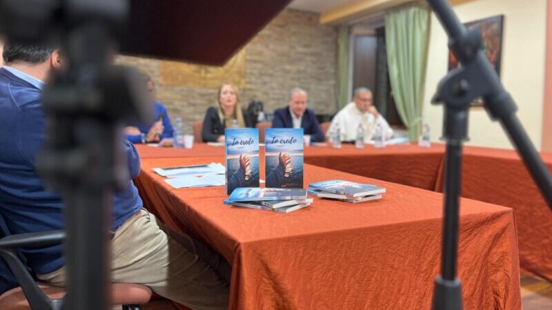 Soriano Calabro. Emozione e fede alla presentazione di Io credo di Domenico Nardo