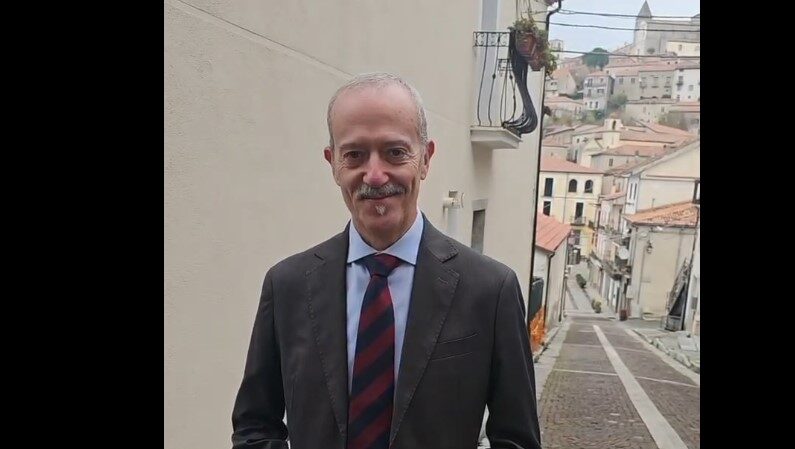 L’anima dimenticata di Cipro approda in Basilicata: premiato il documentario di Massimo Martire a Marsico Nuovo L’anima dimenticata di Cipro approda in Basilicata: premiato il documentario di Massimo Martire a Marsico Nuovo