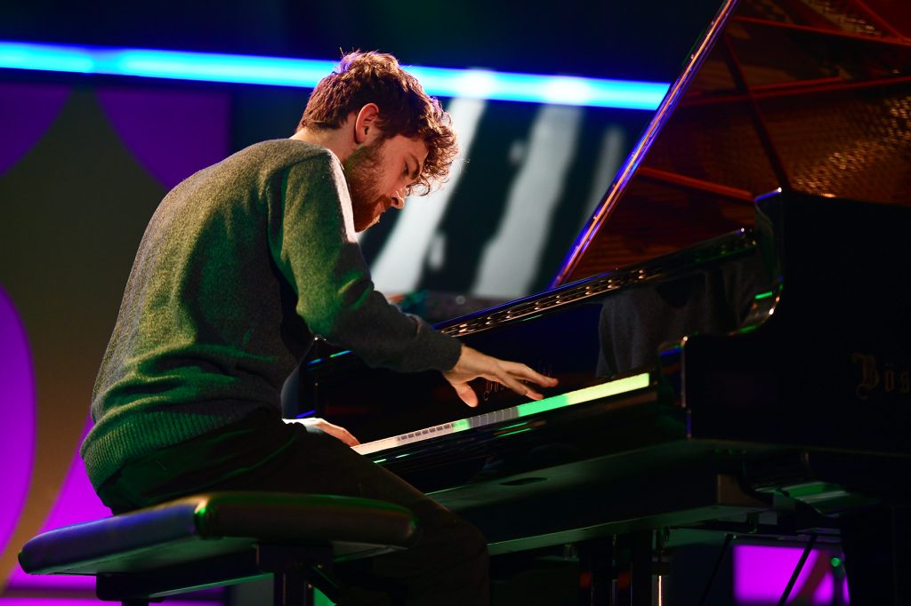 Intervista a Simone Locarni, nuovo vessillifero del pianismo jazz multistrato e non solo Intervista a Simone Locarni, nuovo vessillifero del pianismo jazz multistrato e non solo