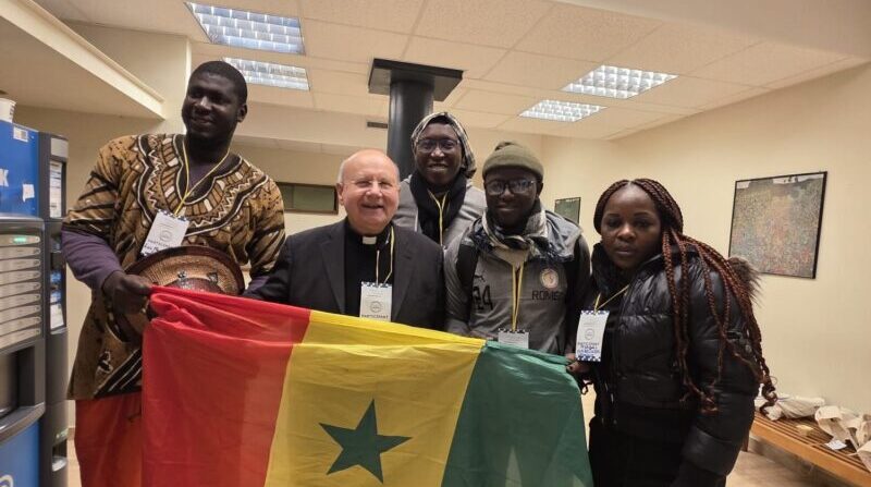 Giovani da oltre 60 Paesi per The Economy of Francesco Giovani da oltre 60 Paesi per The Economy of Francesco