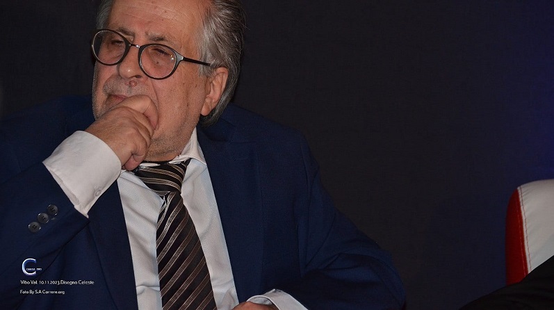 Premio “Ecce Homo”: applausi a Maria Virginia Basile e Vincenzo Varone per le opere dedicate a Natuzza Evolo Premio “Ecce Homo”: applausi a Maria Virginia Basile e Vincenzo Varone per le opere dedicate a Natuzza Evolo