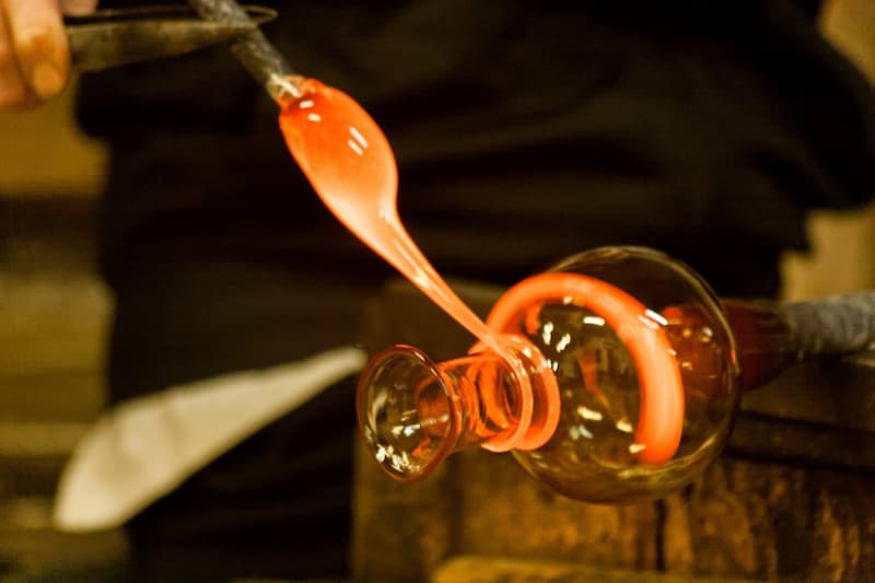 Uffici da dividere? Usa delle separazioni in vetro