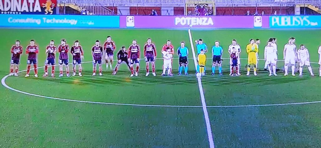 Lega Pro Coppa Italia quarti di finale eliminato il Crotone dopo la pesante sconfitta (3 1) contro il Potenza Lega Pro Coppa Italia quarti di finale eliminato il Crotone dopo la pesante sconfitta (3 1) contro il Potenza