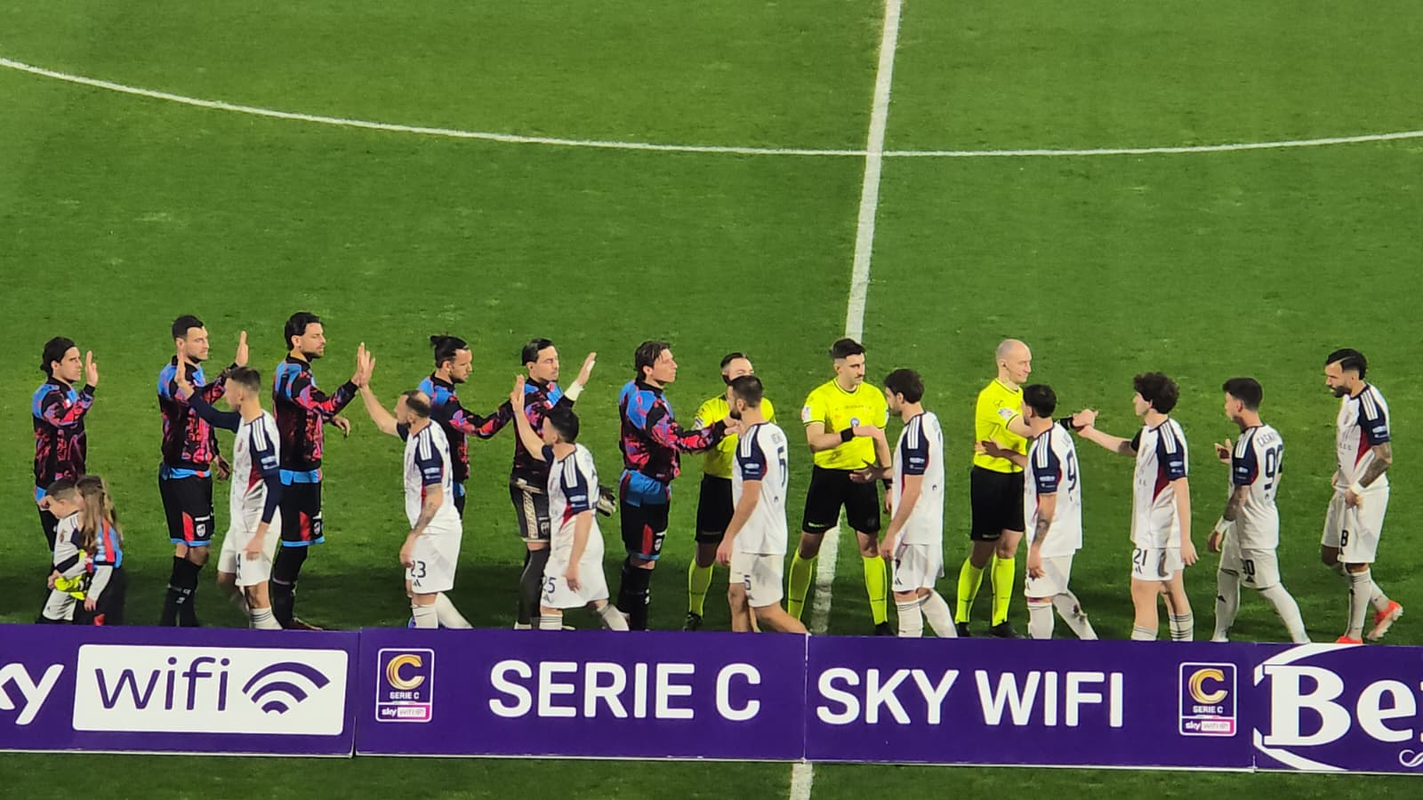 massimino amaro catania 8211 salernitana finisce 0 0 tra fischi e tanta delusione da Laprimapagina.it massimino amaro catania 8211 salernitana finisce 0 0 tra fischi e tanta delusione