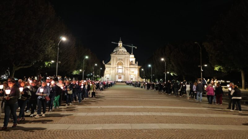 assisi appello del vescovo accrocca durante il rosario meglio incontrare dio come padre che come giudice da Laprimapagina.it assisi appello del vescovo accrocca durante il rosario meglio incontrare dio come padre che come giudice