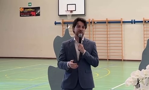alberto stefani torna nella sua scuola rompete il muro del silenzio e aiutate chi 232 pi249 debole da Laprimapagina.it alberto stefani torna nella sua scuola rompete il muro del silenzio e aiutate chi 232 pi249 debole