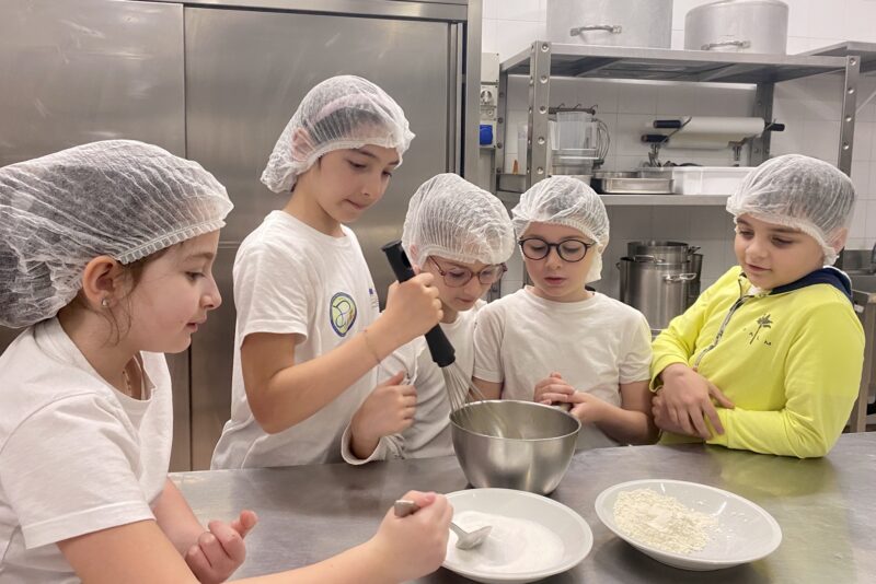 sono partiti oggi i laboratori pratici di scuola in fattoria nelle cucine del mauro perrone di castellaneta ta da Laprimapagina.it sono partiti oggi i laboratori pratici di scuola in fattoria nelle cucine del mauro perrone di castellaneta ta
