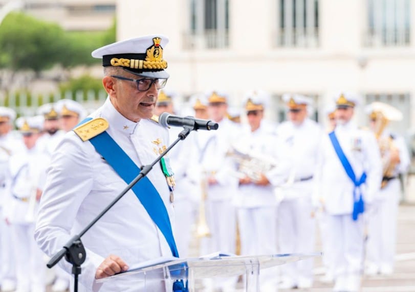 due eroi della guardia costiera di vibo marina insigniti di economio solenne da Laprimapagina.it due eroi della guardia costiera di vibo marina insigniti di economio solenne