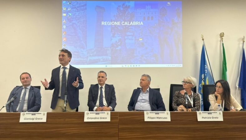 consulta dei calabresi nel mondo alla cittadella regionale il confronto sul futuro delle comunit224 all8217estero da Laprimapagina.it consulta dei calabresi nel mondo alla cittadella regionale il confronto sul futuro delle comunit224 all8217estero