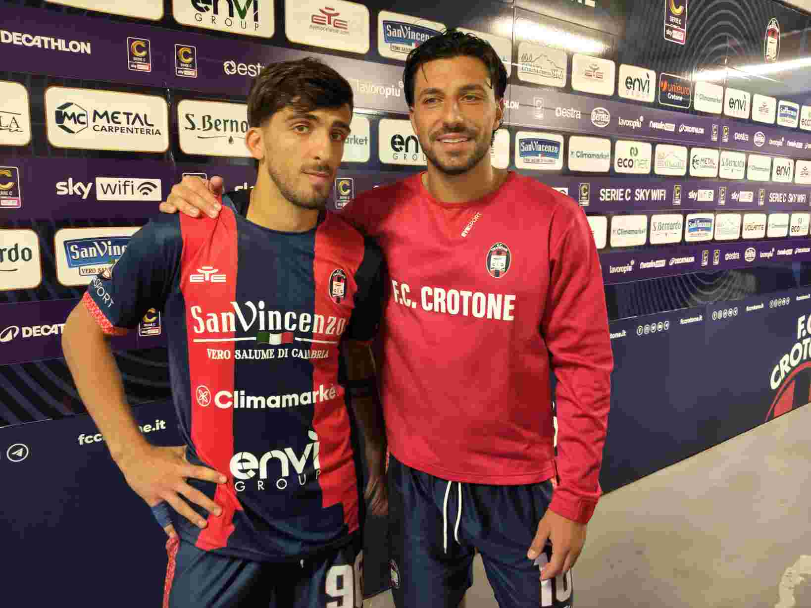 lega pro settima giornata girone c primo successo stagionale dei pitagorici contro la salernitana con i gol di musso e zunno da Laprimapagina.it lega pro settima giornata girone c primo successo stagionale dei pitagorici contro la salernitana con i gol di musso e zunno